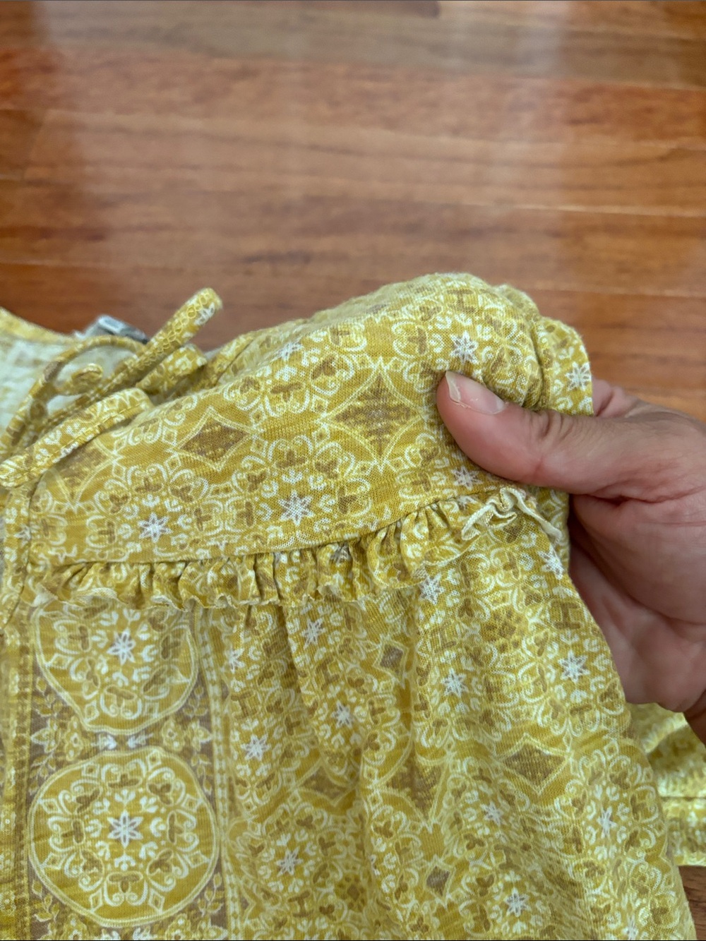 Rose & Olive Yellow & Brown Quarter Sleeve Blouse Women’s Size Small - Picture 5 of 7